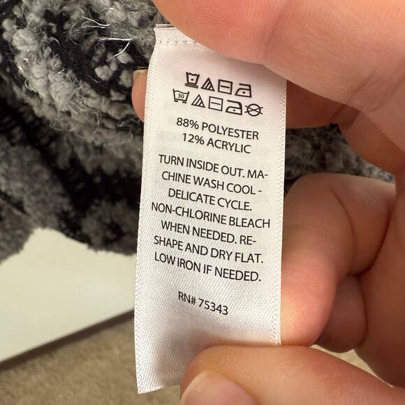 Rachel Zoe Women Fuzzy Cardigan Sweater Size 1X Open Pockets Warm Cozy Comfy - Picture 5 of 5